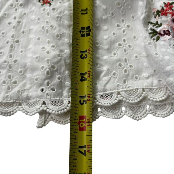 Forever 21 White Eyelet Embroidered Floral Crop Top Women's Size Small | 67-12-2 - Picture 5 of 6